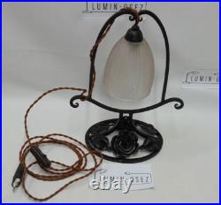 Lampe en Fer Forgé Art Déco Martelé Décor Roses et Feuillage Verre Pressé Moulé