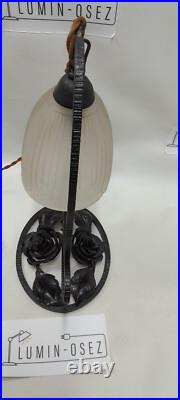 Lampe en Fer Forgé Art Déco Martelé Décor Roses et Feuillage Verre Pressé Moulé