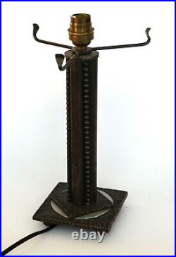 Lampe en Fer Forgé et pâte de verre Art Déco. Signé L. Chifflot à Autun