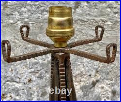 Lampe fer forgé Marcel Vasseur 1920 Art Déco. Période Daum Brandt, Kiss N°3