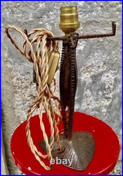 Lampe fer forgé Marcel Vasseur 1920 Art Déco. Période Daum Brandt, Kiss N°3