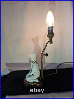 Lampe jeune Dame agenouillé porcelaine style Art déco luminaire années 40-50