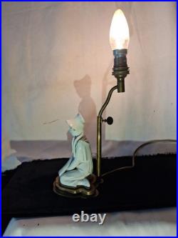 Lampe jeune Dame agenouillé porcelaine style Art déco luminaire années 40-50