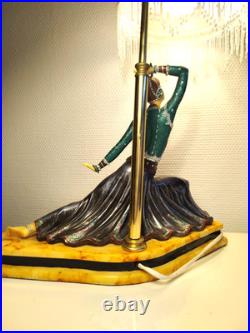 Lampe style art déco danseuse Clara inspiré de l'oeuvre de Demetre Chiparus Lampe style art déco danseuse Clara inspiré de l'oeuvre de Demetre Chiparus