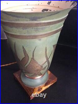 Lampe vase urne art déco décor poissons