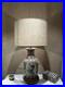 Lampe_vintage_porcelaine_de_limoge_Signe_pietement_metal_Annees_60_Style_Longwy_01_rk
