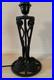 Lourd_pied_de_lampe_Art_Deco_fer_forge_enroulement_noir_01_hgaq
