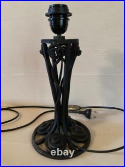 Lourd pied de lampe Art Déco fer forgé enroulement noir