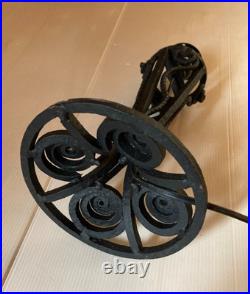 Lourd pied de lampe Art Déco fer forgé enroulement noir