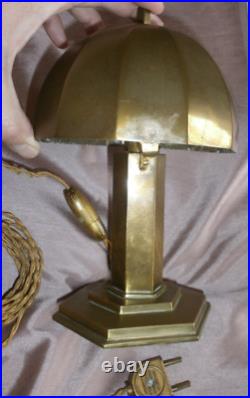 MORAND PARIS Rare lampe champignon à gradins en laiton Art Déco / Moderniste