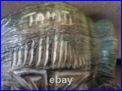 Magnifique et ancien Coquillage lampe Signée Tahiti et gravé d'un tiki