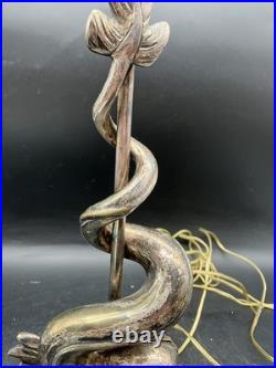 Magnifique pied de lampe sculptural vintage Dauphin en métal argenté Art Deco