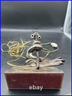 Magnifique pied de lampe sculptural vintage Dauphin en métal argenté Art Deco