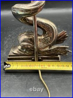 Magnifique pied de lampe sculptural vintage Dauphin en métal argenté Art Deco