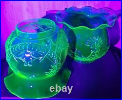 Ouraline Paire de Lampe pétrole cuivre Art Déco Oil Lamp Uranium Glass Vaseline