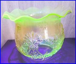Ouraline Paire de Lampe pétrole cuivre Art Déco Oil Lamp Uranium Glass Vaseline