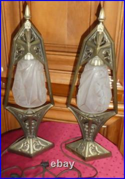Paire de Lampe de bureau Art Déco en bronze tulipe en verre pressé signé Hubens