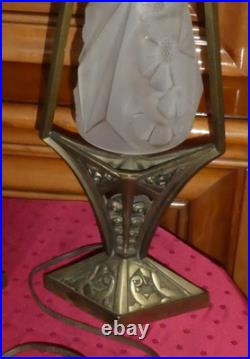 Paire de Lampe de bureau Art Déco en bronze tulipe en verre pressé signé Hubens