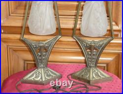 Paire de Lampe de bureau Art Déco en bronze tulipe en verre pressé signé Hubens