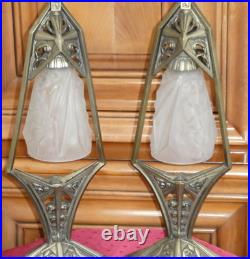 Paire de Lampe de bureau Art Déco en bronze tulipe en verre pressé signé Hubens