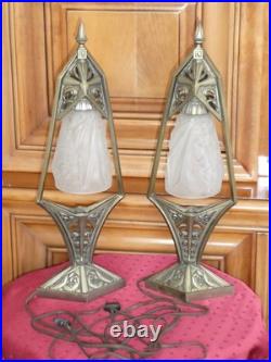 Paire de Lampe de bureau Art Déco en bronze tulipe en verre pressé signé Hubens