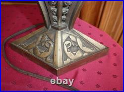 Paire de Lampe de bureau Art Déco en bronze tulipe en verre pressé signé Hubens