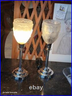 Paire de lampes Art Déco à poser avec des tulipes en verre dépoli, parfaites pou