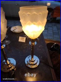 Paire de lampes Art Déco à poser avec des tulipes en verre dépoli, parfaites pou