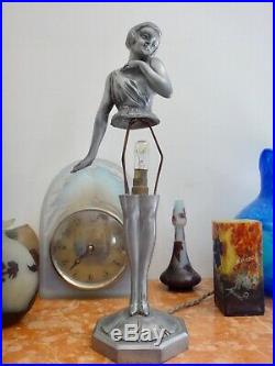 Pied de lampe à décor d'une danseuse époque ART DECO 1930