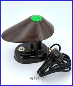 Rare et jolie lampe style art deco en bakelite marron et verte, années 1930s