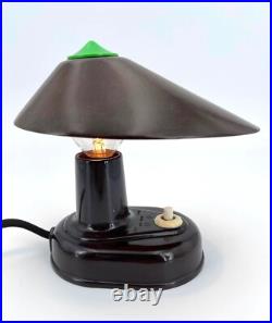 Rare et jolie lampe style art deco en bakelite marron et verte, années 1930s