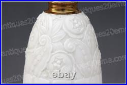 Rare pied de lampe Art Déco en opaline de Baccarat création Dunaime Lamp base Rare pied de lampe Art Déco en opaline de Baccarat création Dunaime Lamp base