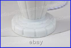 Rare pied de lampe Art Déco en opaline de Baccarat création Dunaime Lamp base