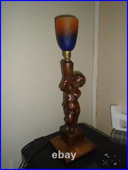 SUPERBE GRANDE LAMPE DE BUREAU. BOIS SCULPTE. SignéVIDALE 1955. TULIPE SCHNEIDER