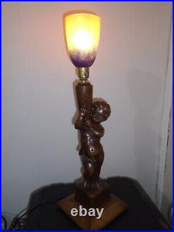 SUPERBE GRANDE LAMPE DE BUREAU. BOIS SCULPTE. SignéVIDALE 1955. TULIPE SCHNEIDER