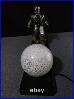 Sculpture statue lampe ancienne art déco régule skieur ski sport d'hivers globe