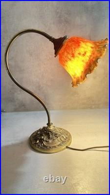 Superbe ancienne lampe bronze ou laiton abat jour pate de verre