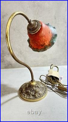 Superbe ancienne lampe bronze ou laiton abat jour pate de verre