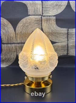 Superbe lampe globe en verre dépoli, motif perle et rose style Art déco