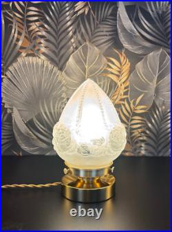 Superbe lampe globe en verre dépoli, motif perle et rose style Art déco