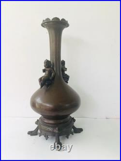 Superbe lampe-vase en bronze, Art déco / Art nouveau, XIXe siècle