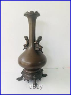 Superbe lampe-vase en bronze, Art déco / Art nouveau, XIXe siècle