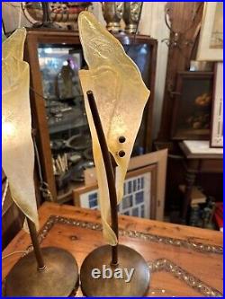 Une superbe paire de lampes design Italien bronze patiné et pate de verre