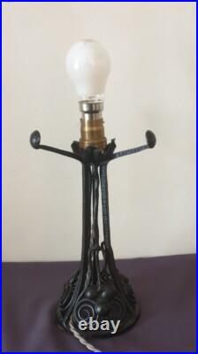 Verlys, très jolie lampe de table en fer forgé, art déco